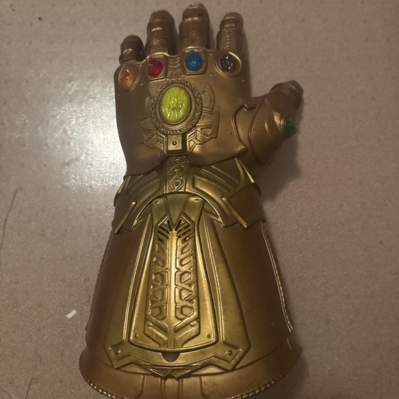 MARVEL Infinity Gauntlet - Picture 1 of 3